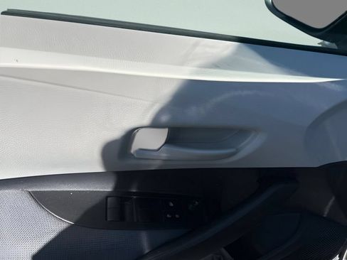 Used 2025 Toyota Corolla LE FWD image 20