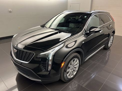 Used 2022 Cadillac XT4 Premium Luxury w/ Safety Alert Package image 3
