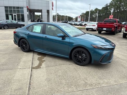 New 2026 Toyota Camry SE image 9