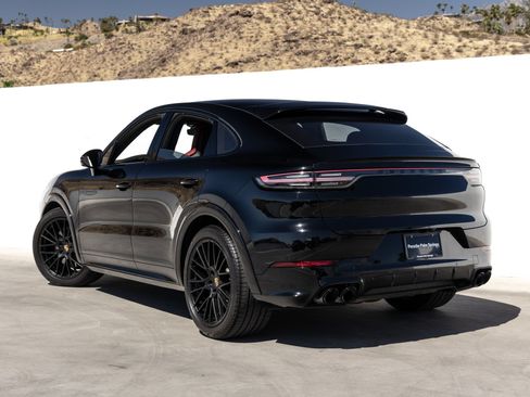 Certified 2022 Porsche Cayenne GTS AWD/4WD image 3