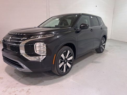 New 2025 Mitsubishi Outlander SE image 7