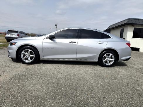 Used 2017 Chevrolet Malibu LS image 3
