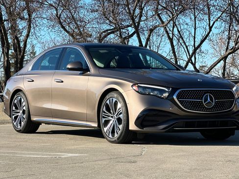 Used 2025 Mercedes-Benz E 350 Sedan image 7