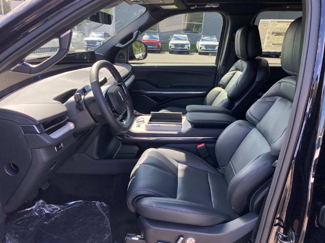 New 2027 Lincoln Navigator Reserve w/ Jet Appearance Package AWD/4WD image 10