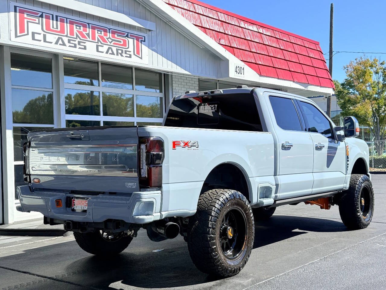 Used 2024 Ford F250 Platinum AWD/4WD image 3