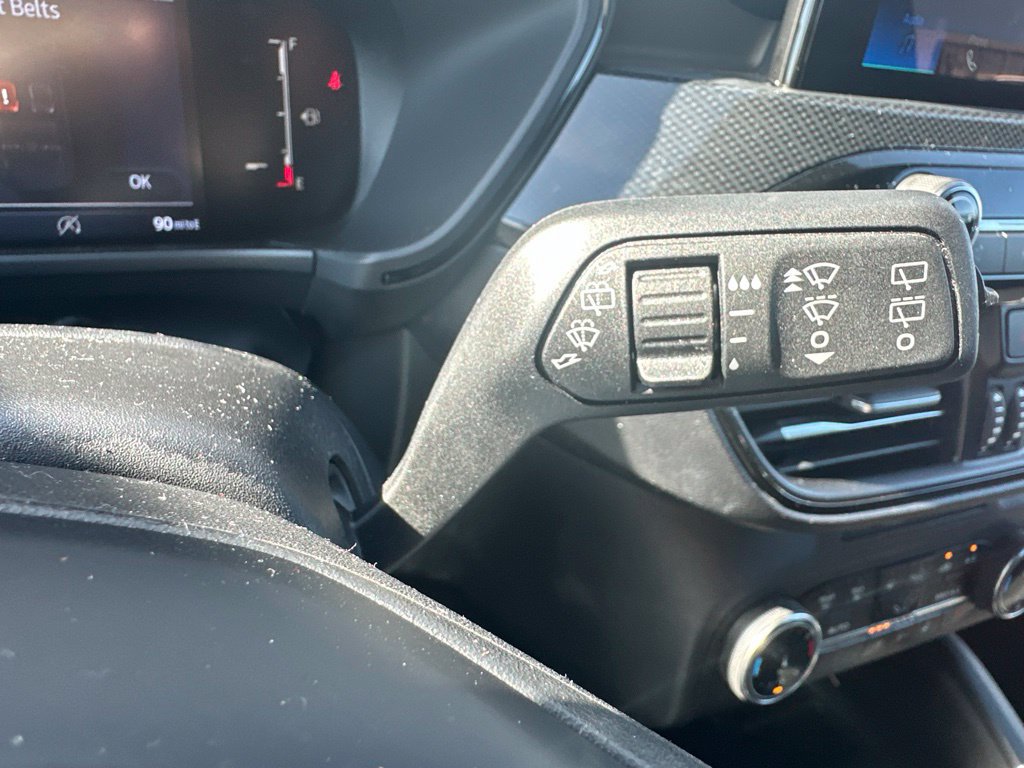 Certified 2025 Ford Escape ST-Line Select AWD/4WD image 40