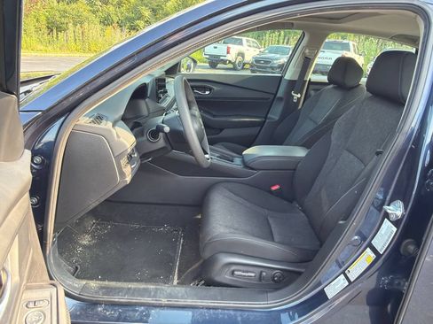 Used 2025 Honda Accord SE image 10
