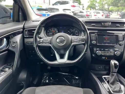 Used 2021 Nissan Rogue Sport SV FWD image 42