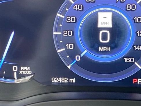 Used 2019 Cadillac Escalade Premium Luxury AWD/4WD image 13