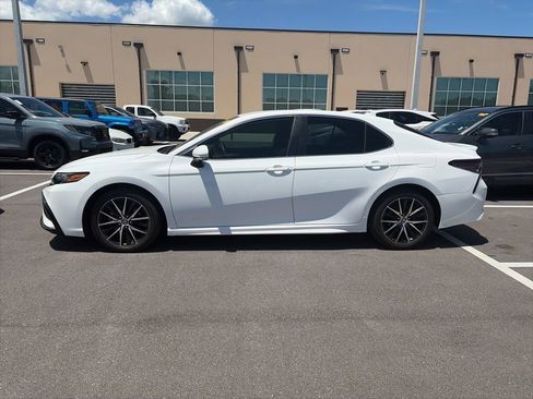 Used 2024 Toyota Camry SE FWD image 4