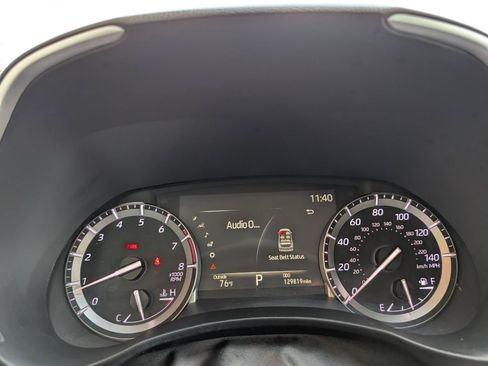Used 2022 Toyota Highlander XLE AWD/4WD image 14