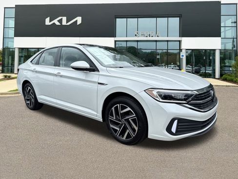 Used 2024 Volkswagen Jetta SEL image 1