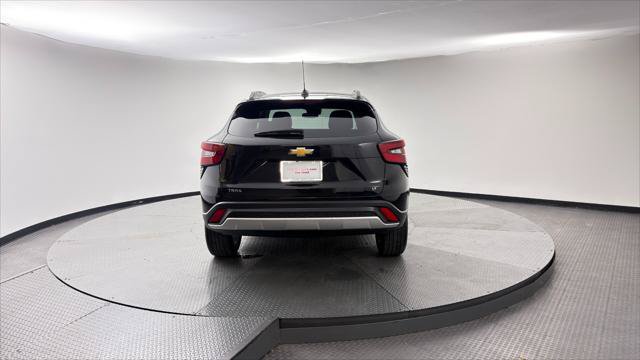 Used 2025 Chevrolet Trax LT w/ LT Convenience Package FWD image 7
