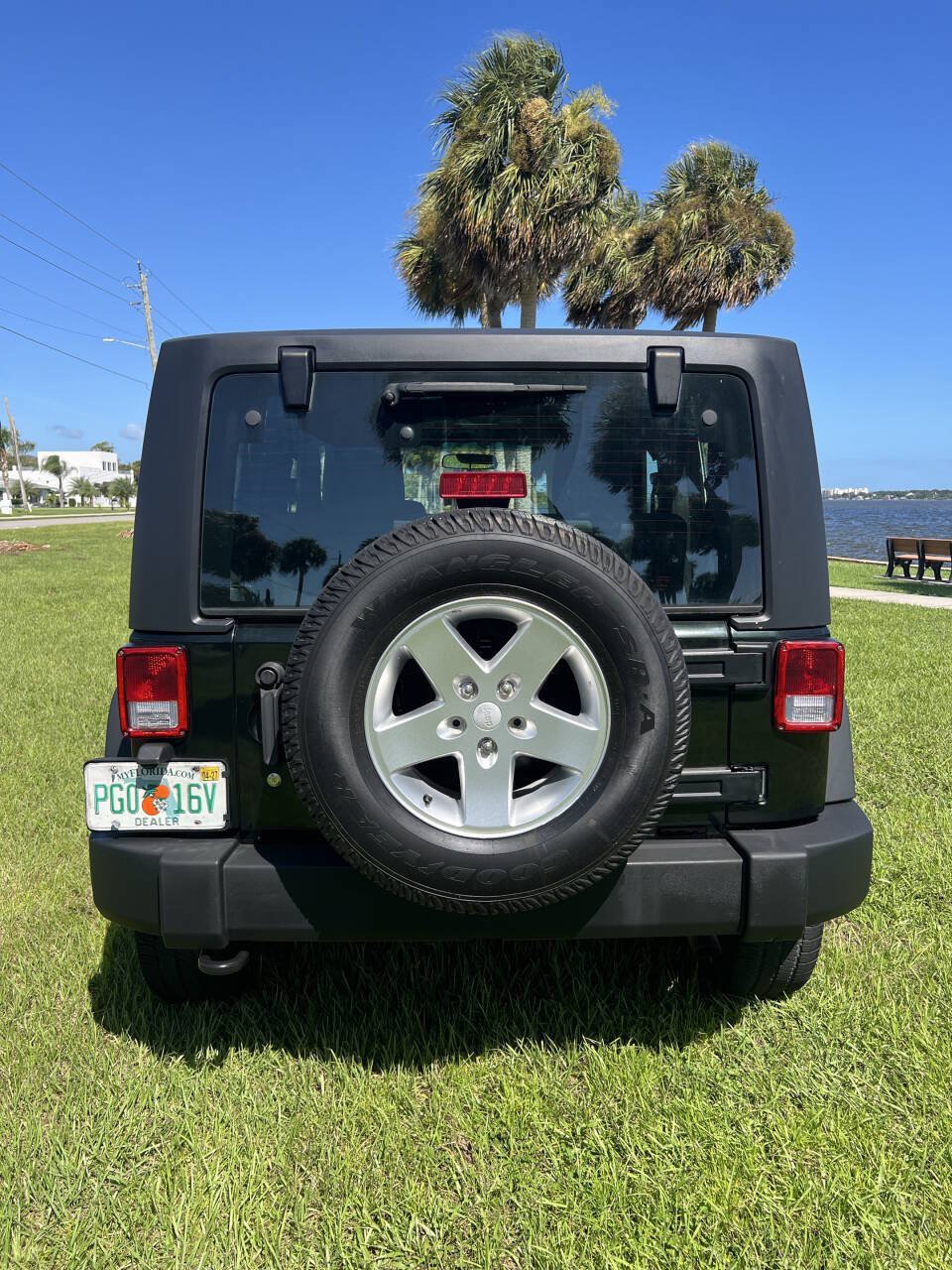 Used 2012 Jeep Wrangler Sport AWD/4WD image 9