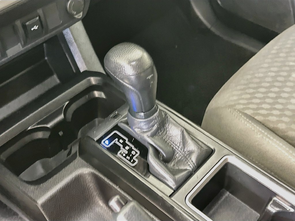 Used 2020 Toyota Tacoma SR w/ SR Convenience Package RWD image 16