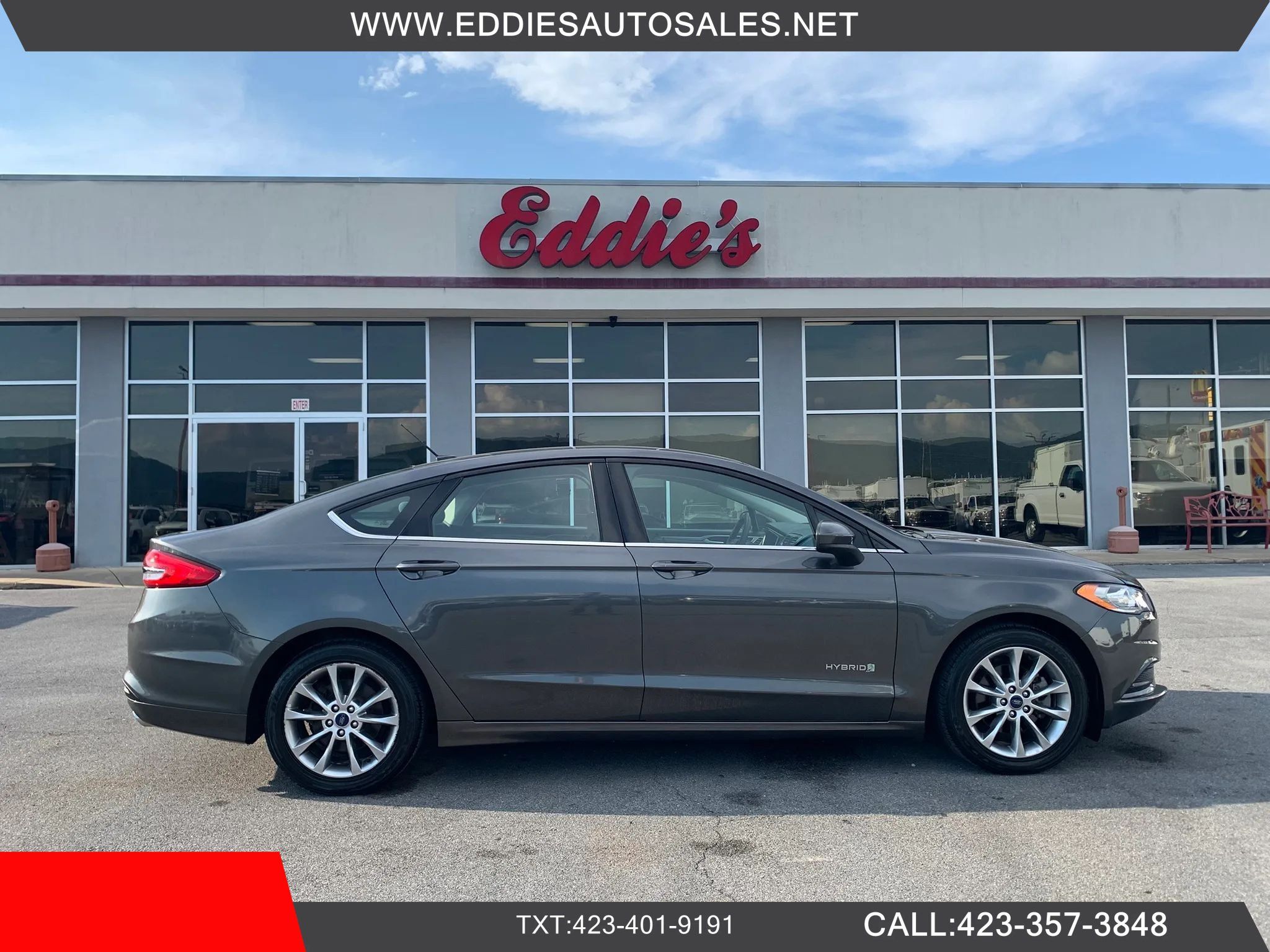 Used 2017 Ford Fusion SE FWD image 1