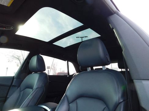 Used 2019 Audi Q8 Prestige image 19