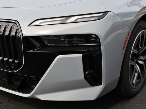 New 2026 BMW i7 xDrive60 AWD/4WD image 9
