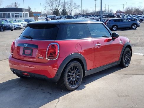 Used 2019 MINI Cooper 2-Door Hardtop image 5