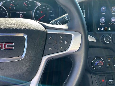 Used 2021 GMC Terrain SLT image 18