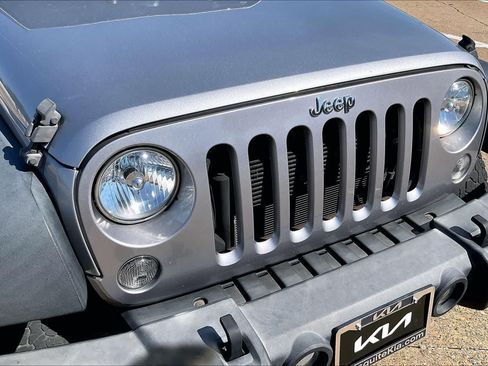 Used 2018 Jeep Wrangler Unlimited Sport S AWD/4WD image 32