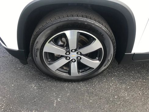 Used 2020 Chevrolet Traverse LT w/ LT Premium Package image 45