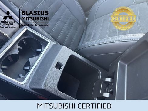 Used 2023 Mitsubishi Outlander 4WD Plug-In Hybrid image 27