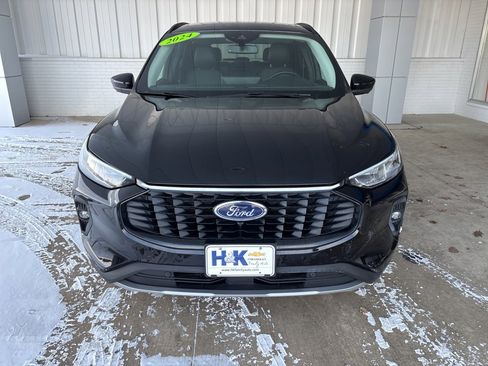 Used 2024 Ford Escape Platinum image 2