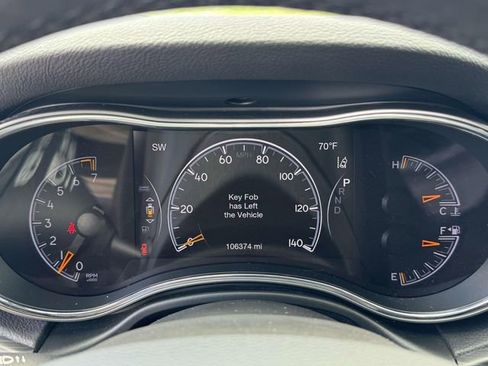Used 2020 Jeep Grand Cherokee Altitude AWD/4WD image 13