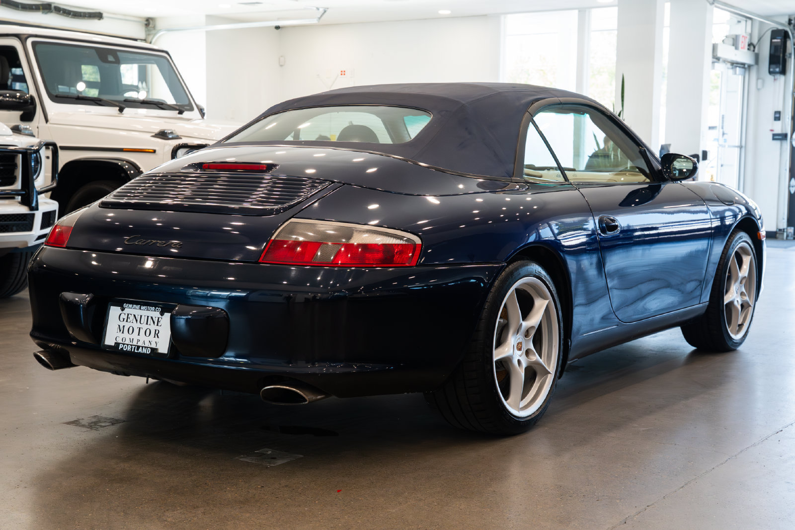Used 2003 Porsche 911 Carrera RWD image 4