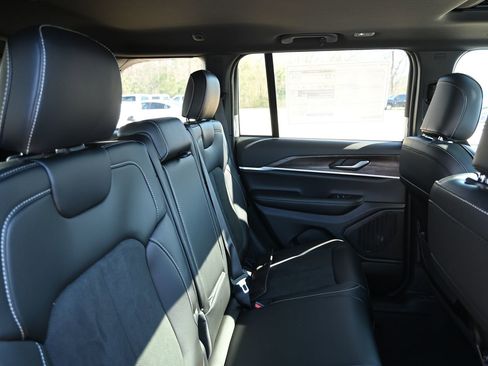 New 2026 Jeep Grand Cherokee Laredo image 21