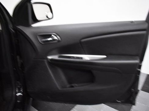 Used 2020 Dodge Journey SE image 27