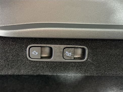 Used 2024 Tesla Model Y Long Range image 47