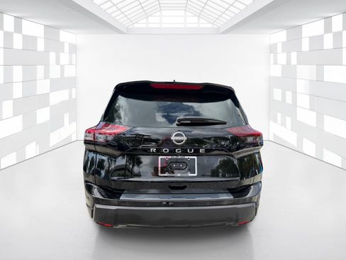 Certified 2026 Nissan Rogue SV FWD image 6