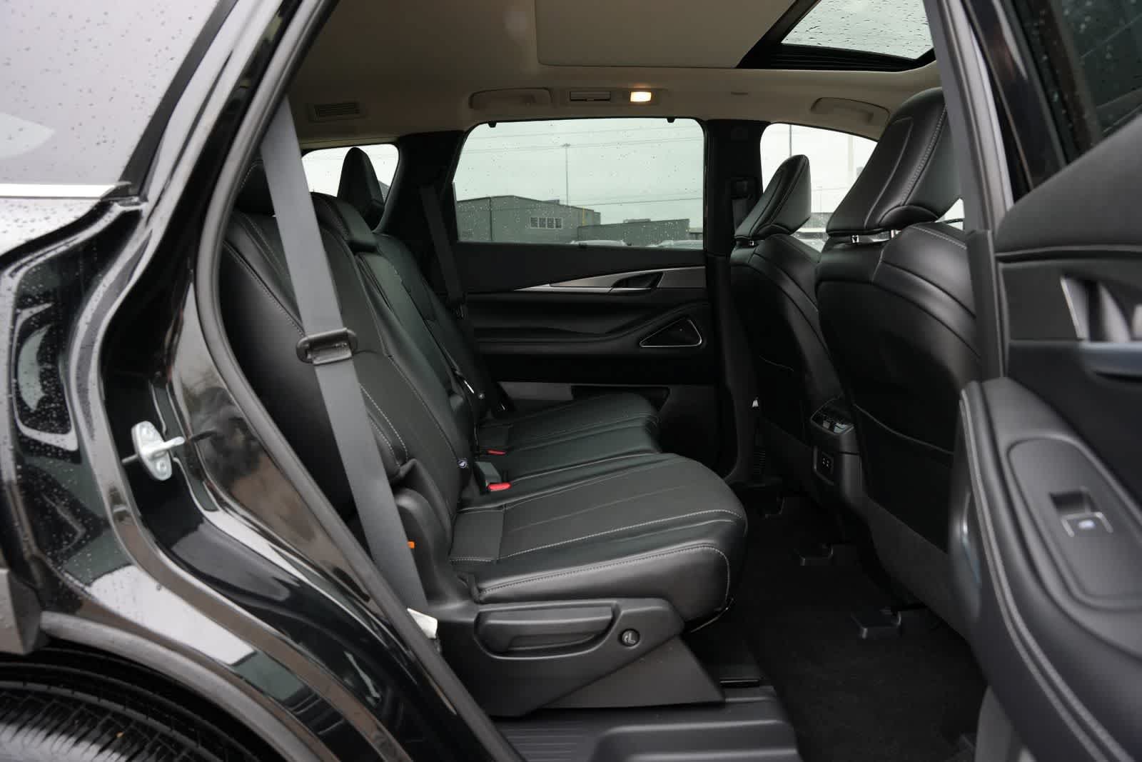 Certified 2026 INFINITI QX60 Luxe w/ Cargo Package FWD image 21