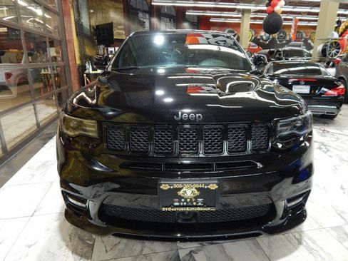 Used 2021 Jeep Grand Cherokee SRT image 3