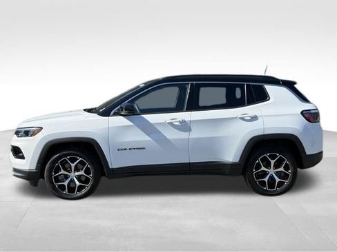 Used 2024 Jeep Compass Limited AWD/4WD image 4