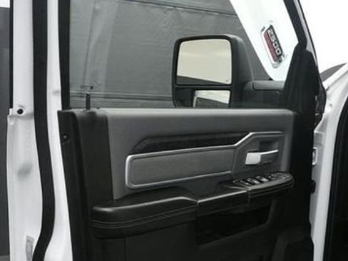 Used 2023 RAM 2500 Big Horn w/ Level 1 Equipment Group AWD/4WD image 10