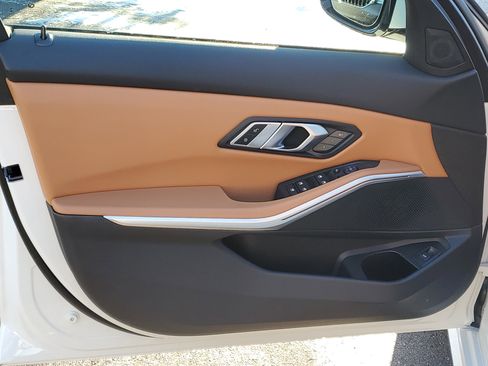 Certified 2023 BMW 330i xDrive Sedan w/ Convenience Package image 5