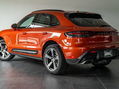 Certified 2024 Porsche Macan AWD/4WD image 3