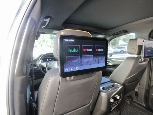 Used 2023 GMC Yukon XL AT4 w/ Technology Package image 36