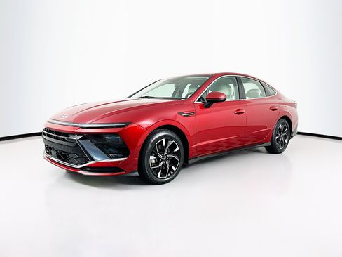 Used 2025 Hyundai Sonata SEL FWD image 3