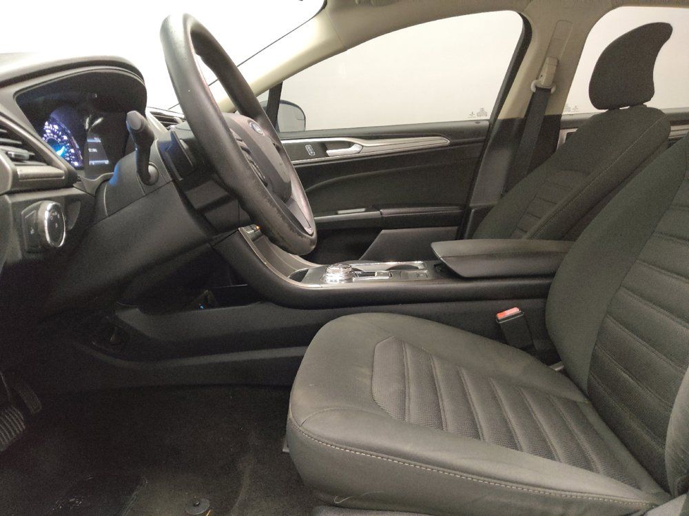 Used 2018 Ford Fusion SE w/ Fusion SE Technology Package FWD image 17