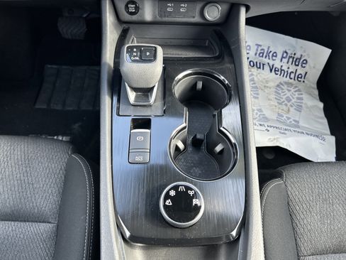 Used 2025 Nissan Rogue SV image 21