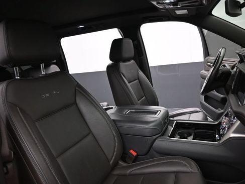 Used 2022 GMC Yukon XL Denali AWD/4WD image 29