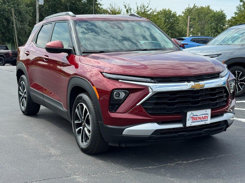 Used 2025 Chevrolet TrailBlazer LT w/ Convenience Package FWD image 2