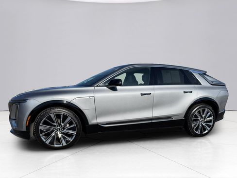 Used 2026 Cadillac Lyriq Signature Luxury w/ Nappa Leather Package AWD/4WD image 6