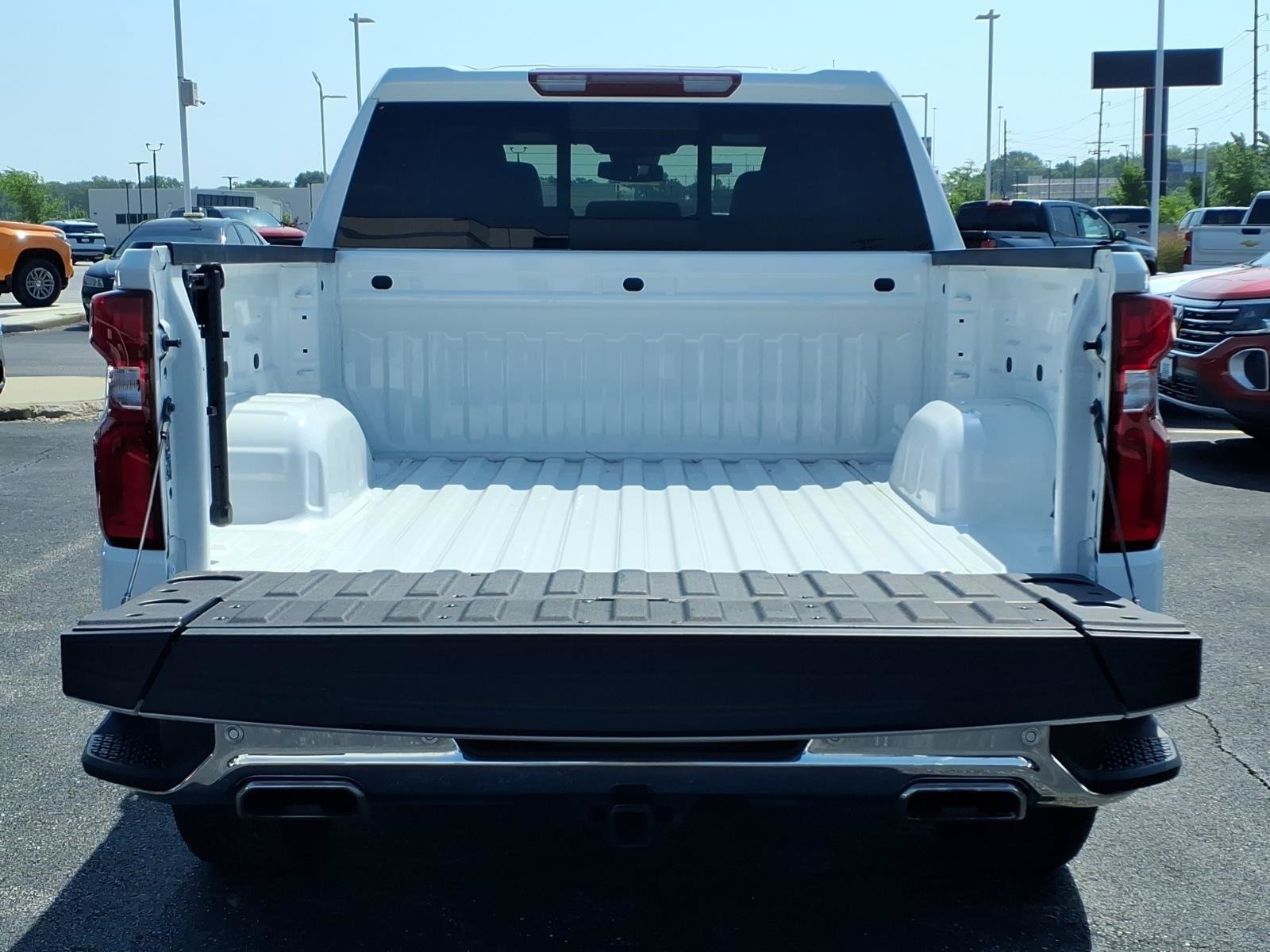 Used 2025 Chevrolet Silverado 1500 LTZ w/ Z71 Off-Road Package AWD/4WD image 28