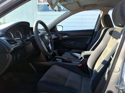 Used 2010 Honda Accord LX-P image 7
