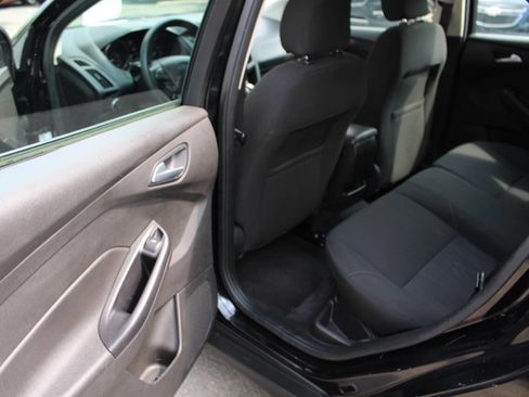 Used 2016 Ford Focus SE image 24